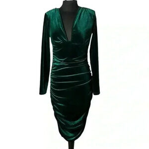 Elegant Green Velvet Midi Dress